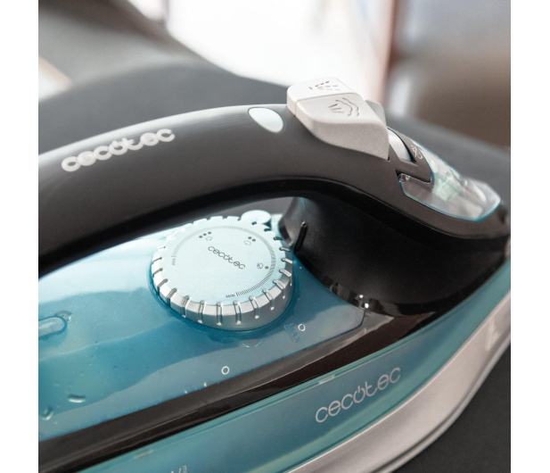 Cecotec ŻELAZKO CECOTEC IRONHERO 2600 FORCE STEAM - 1487746 - zdjęcie 7